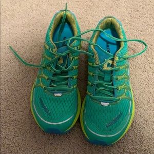 Merrell green running shoes. Women’s 6